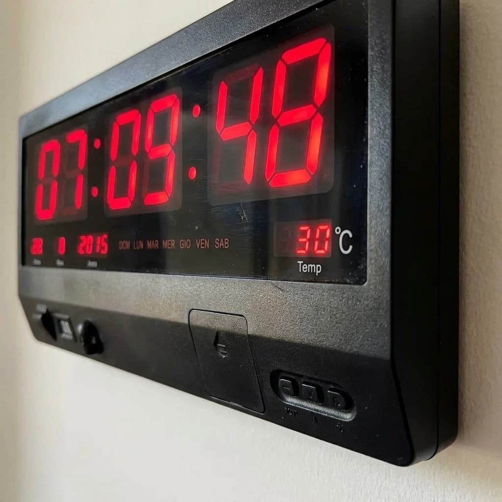 Dettaglio Orologio Digitale da Parete LED 3615 | Display Gigante con Data, Temperatura e Luminosità Automatica